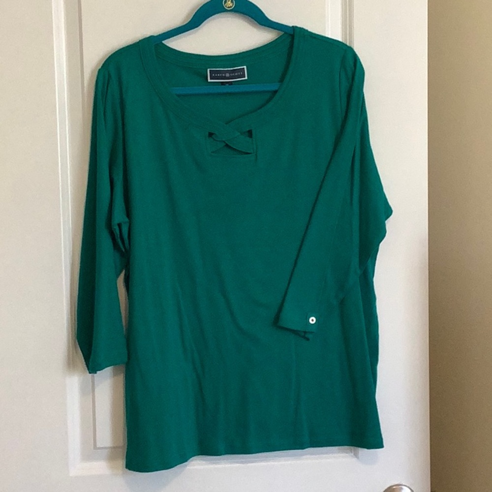 Green top 3/4 sleeve